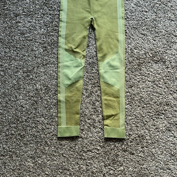 Fabletics High Waisted Seamless Light Green  Leggings - Picture 2 of 4
